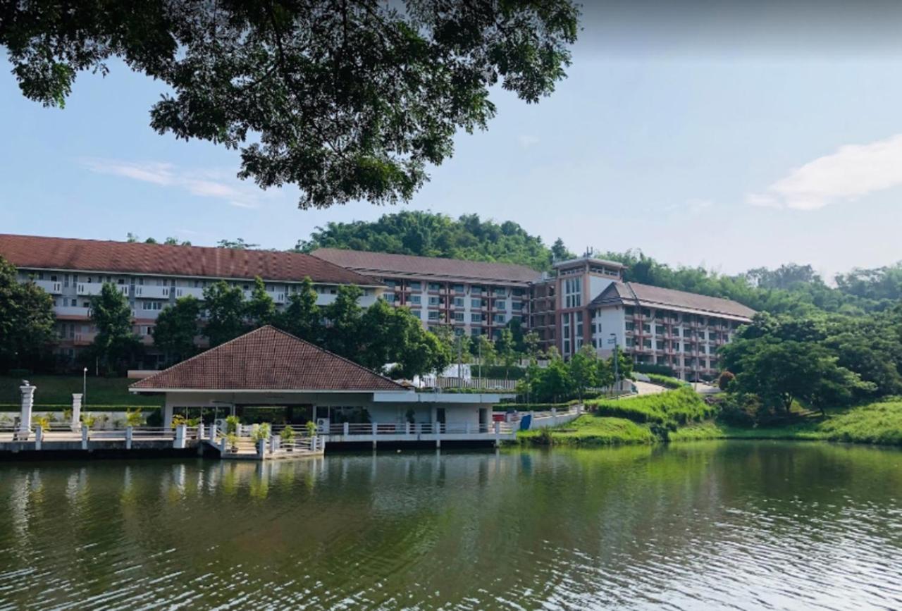 Wanawes Mae Fah Luang Hotel Chiang Rai Buitenkant foto